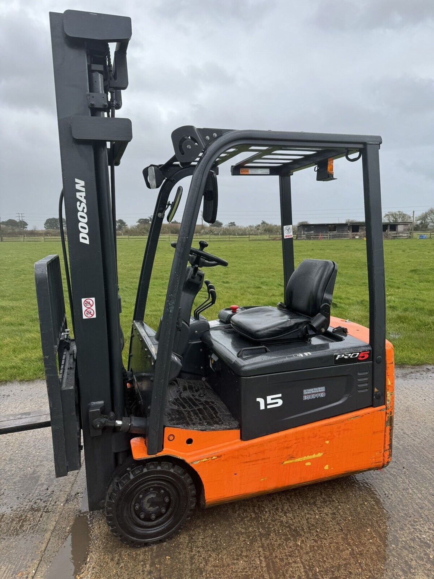 DOOSAN, 1.5 Tonne Electric Forklift Truck - Image 4 of 4