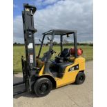 2015, CATERPILLAR - 2.5 Tonne Gas Forklift With Side Shift