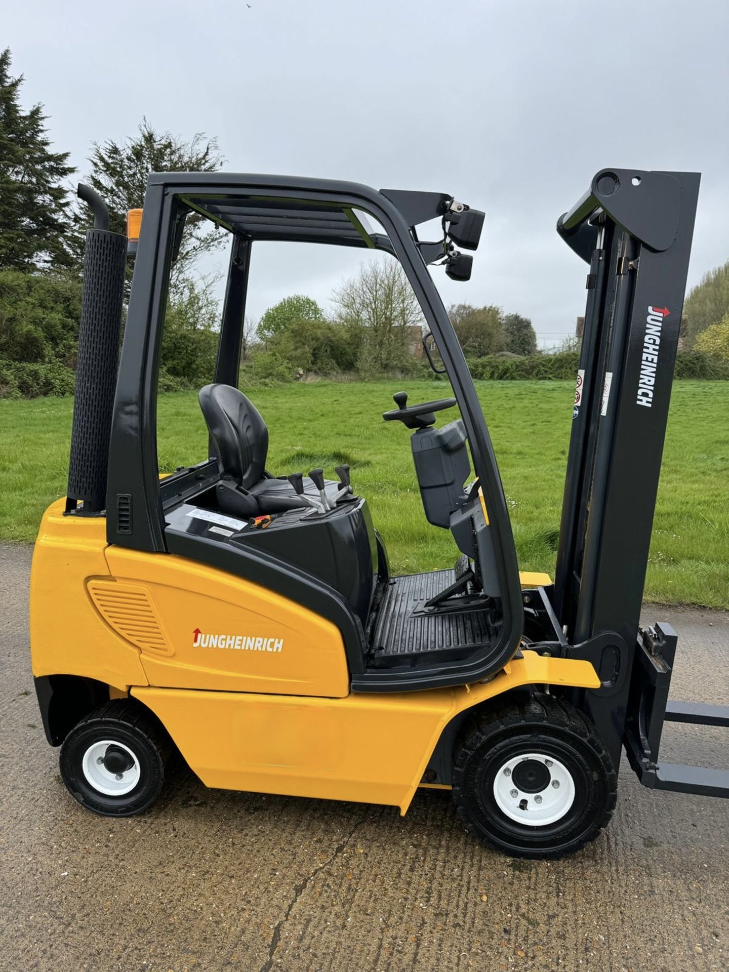 Jungheinrich 1.6 Tonne Diesel Forklift (Container Spec) - Bild 5 aus 9