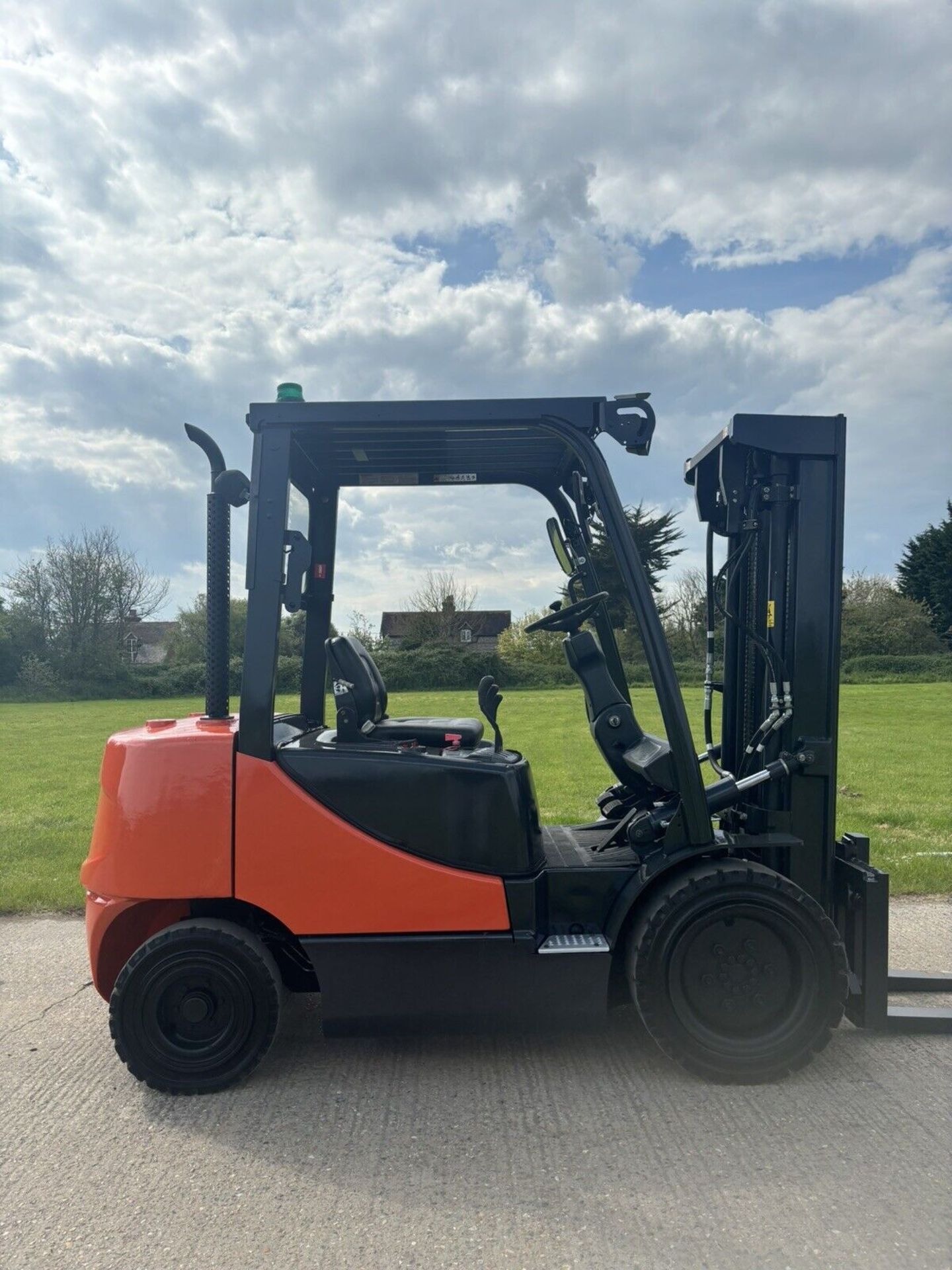 2014, DOOSAN - 3 Tonne Diesel Forklift (Container Spec / Triple Mast) - Image 2 of 6