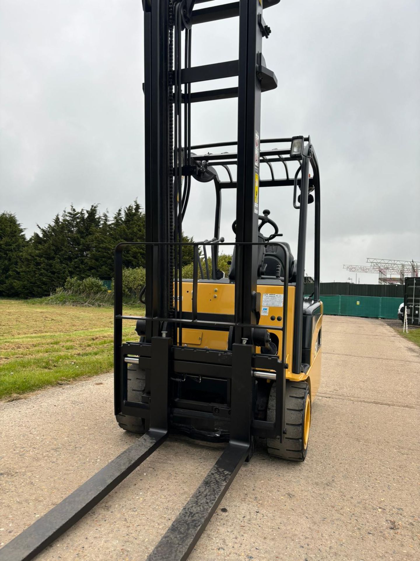 2011, CATERPILLAR - Electric Forklift Truck - Image 3 of 8