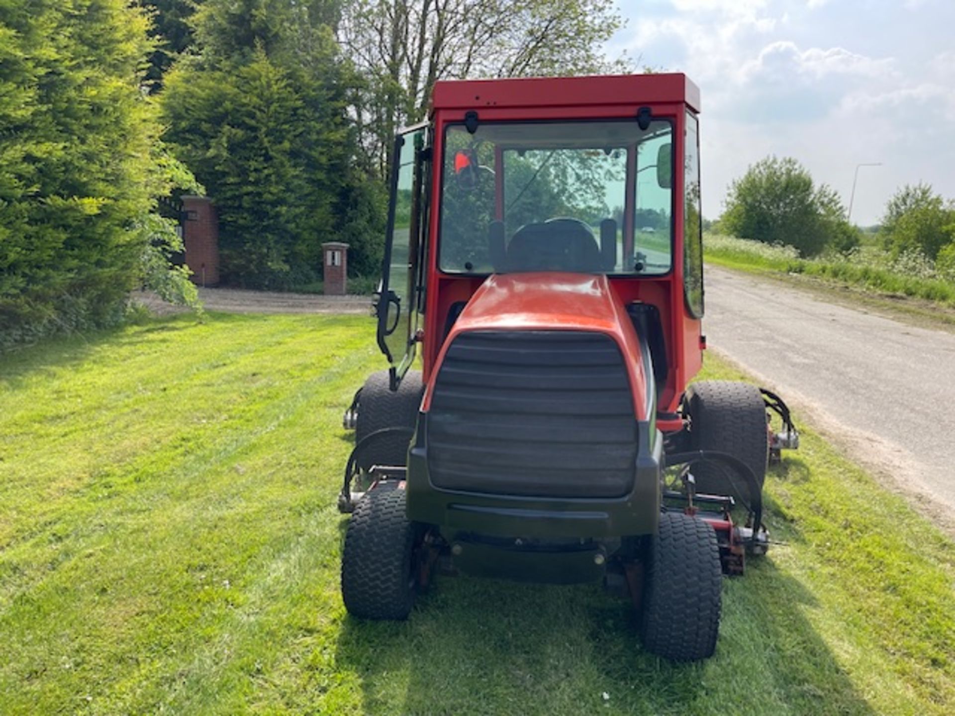 JACOBSEN LF3800 FAIRWAY MOWER FULL CAB (3016 hours) - Image 8 of 13