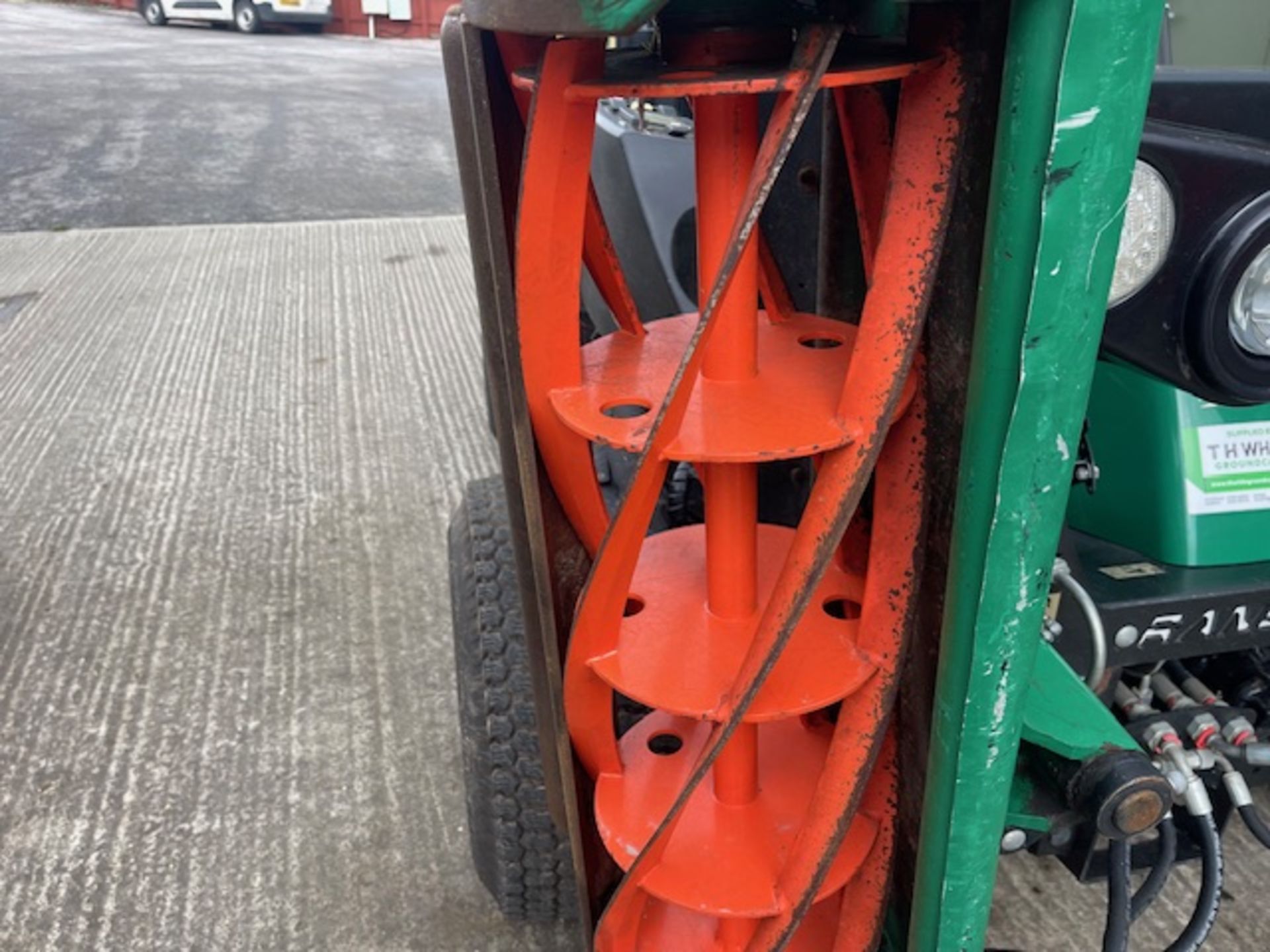 2017/2018 - RANSOMES PARKWAY 3 RIDE ON MOWER (2400 hours) - Image 9 of 13