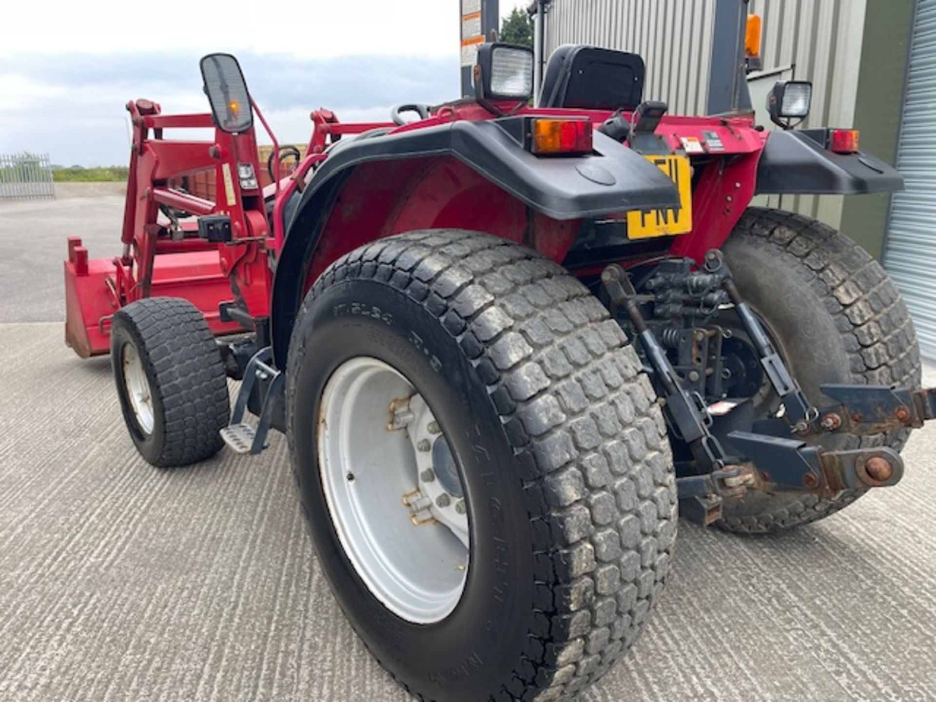 2011, TYM T603 TRACTOR & FRONT LOADER - (980 hours) - Image 18 of 21