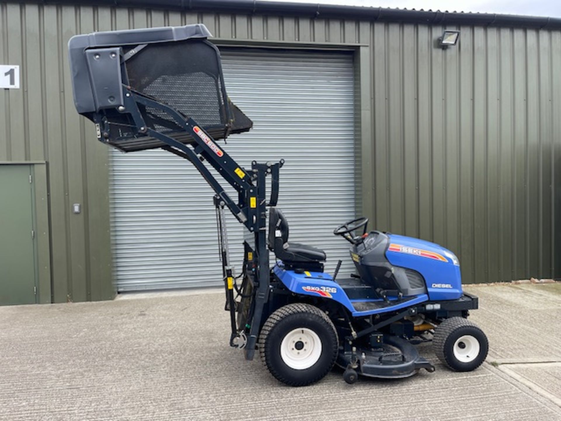 2020, ISEKI SXG326 HIGH TIP COLLECTOR MOWER (400 hours) - Image 13 of 13