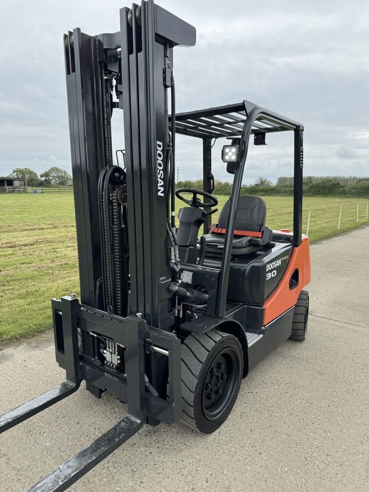 2017, DOOSAN - 3 Tonne Diesel (Container Spec) Forklift Truck - Image 5 of 8