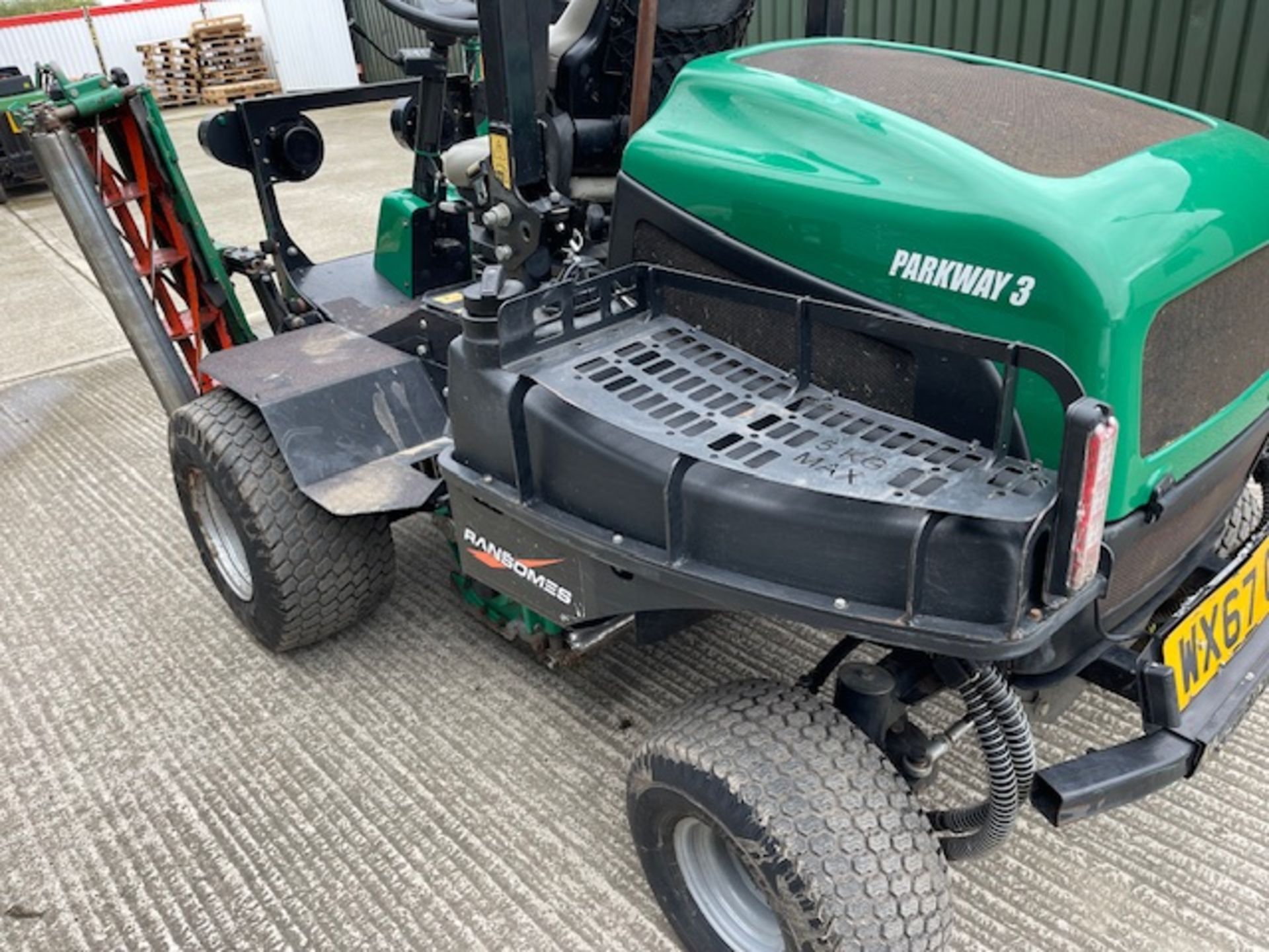 2017/2018 - RANSOMES PARKWAY 3 RIDE ON MOWER SERVICED - Image 11 of 12