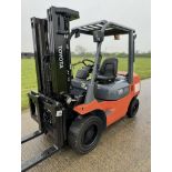 2005, TOYOTA - 3 Tonne Diesel Forklift (triple mast - container spec 4466 hours)