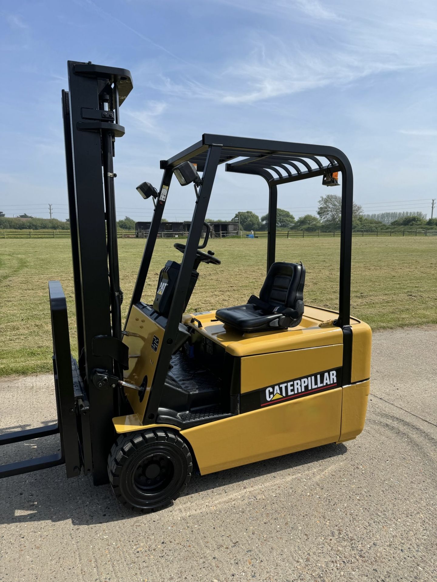 CATERPILLAR, 2 Tonne Electric Forklift Truck - Image 5 of 5