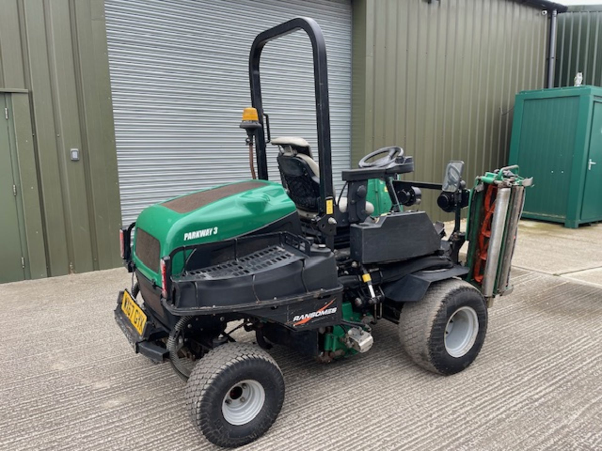 2017/2018 - RANSOMES PARKWAY 3 RIDE ON MOWER SERVICED - Image 12 of 12