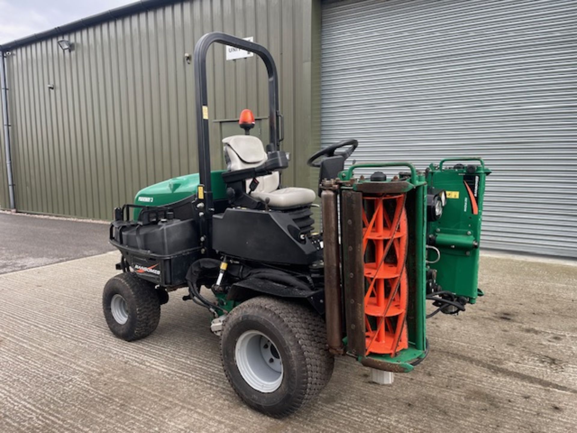 2017/2018 - RANSOMES PARKWAY 3 RIDE ON MOWER (2400 hours) - Image 3 of 13