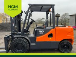 Plant, Machinery & Commercial Vehicles - Featuring 40ft Shipping Containers, Ground Care, Agricultural Machinery, Telehandlers & Forklifts.