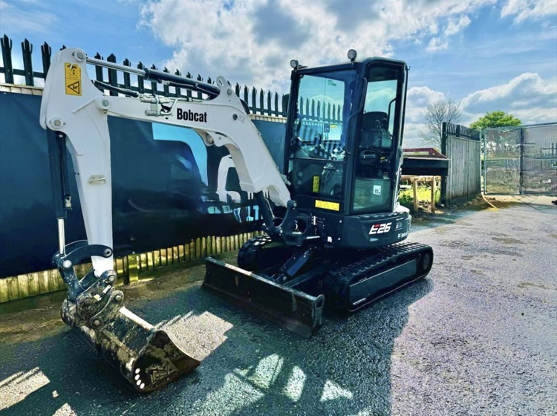 Year 2021 / Model 2022 - BOBCAT E26 EXCAVATOR (1010 hours)