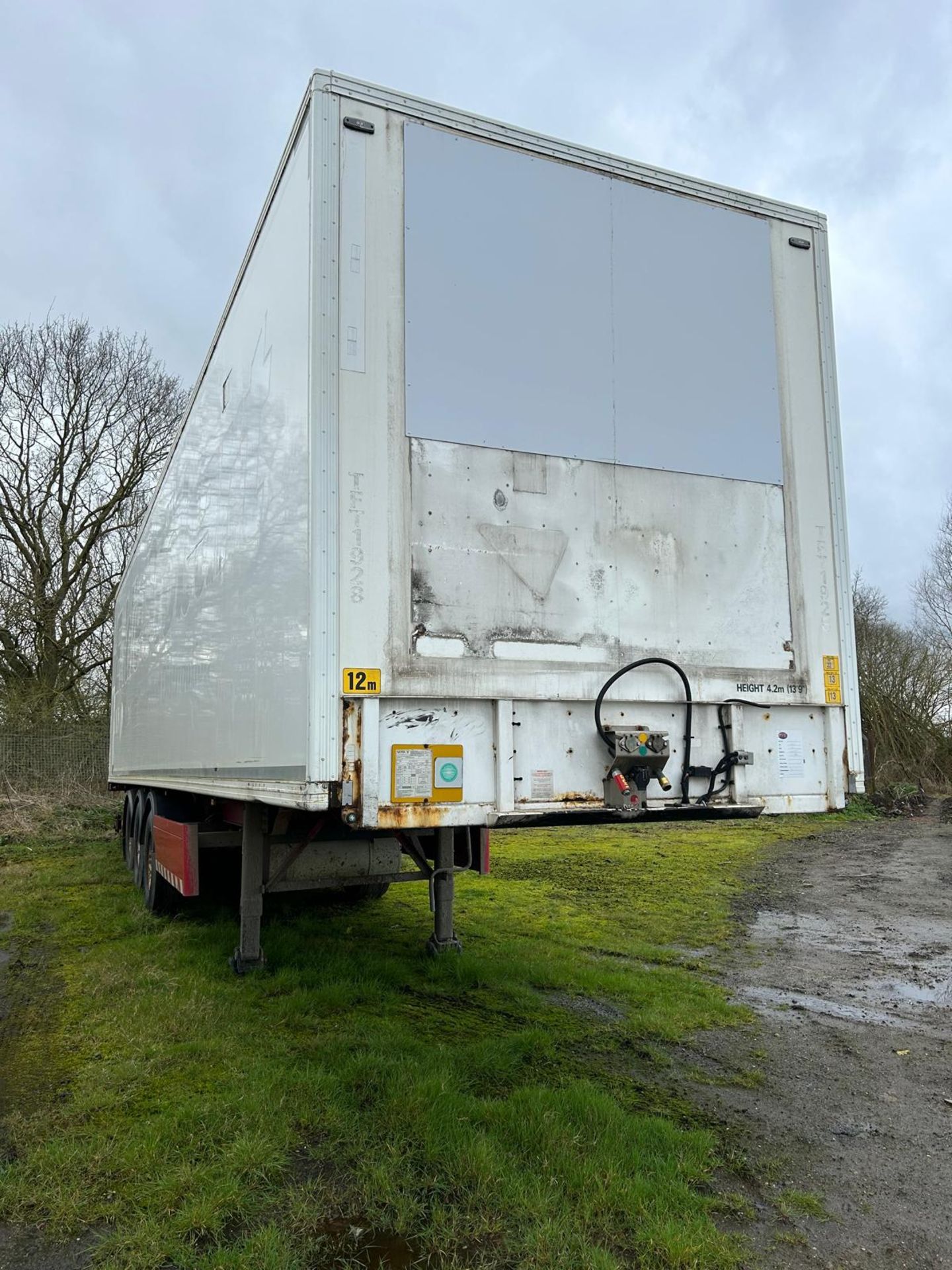 EF074-TFT1928 – 2012 SDC 12.6m Box Trailer - Image 2 of 11