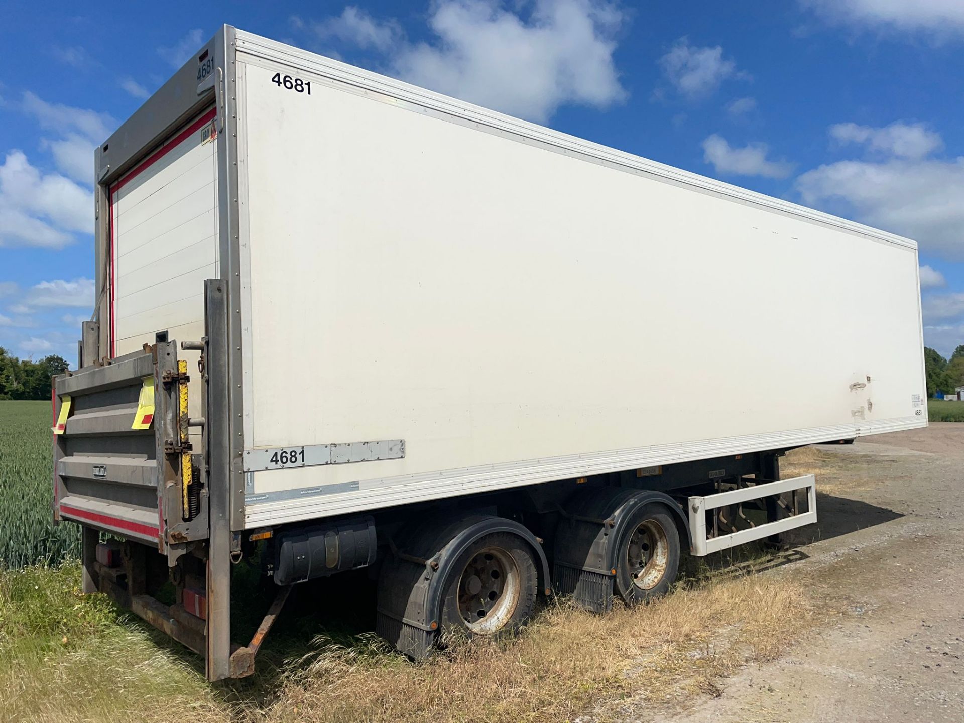 4681 – 2012 G&A 10.4m Tandem Box Trailer