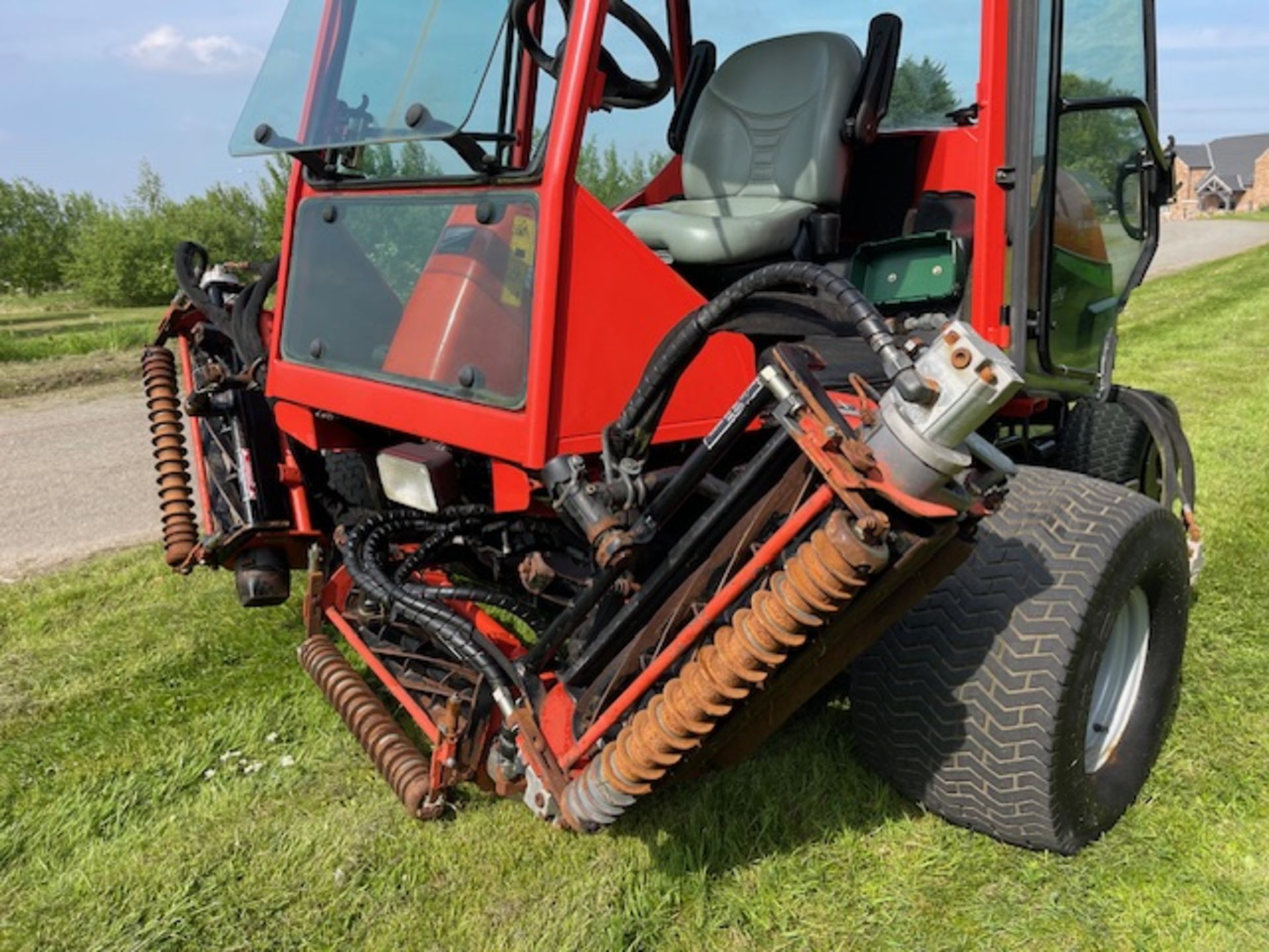 JACOBSEN LF3800 FAIRWAY MOWER FULL CAB (3016 hours) - Image 13 of 13