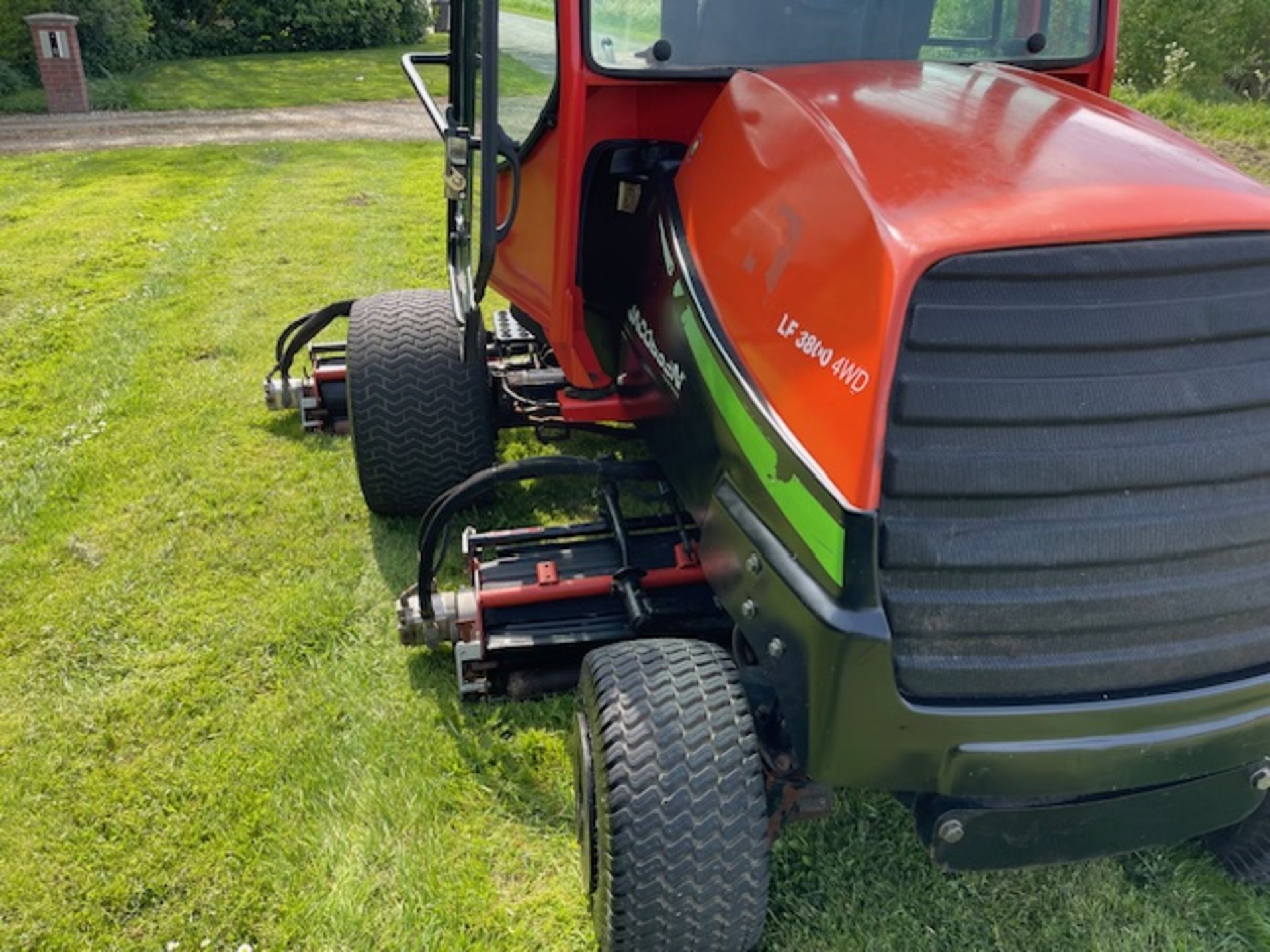 JACOBSEN LF3800 FAIRWAY MOWER FULL CAB (3016 hours) - Image 9 of 13