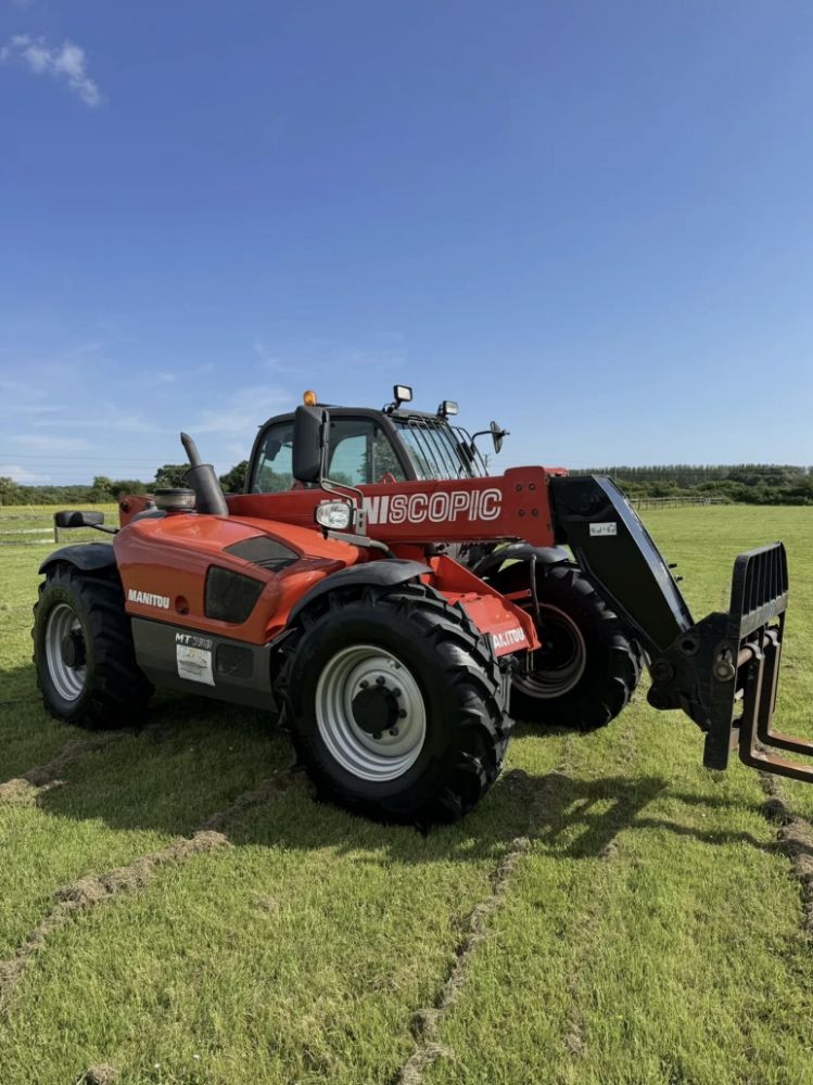 Plant, Machinery & Commercial Vehicles - Telehandlers, Forklifts, Excavators & Fleet Maintained Vehicles from BRADFORD COUNCIL & SPORTS DIRECT.