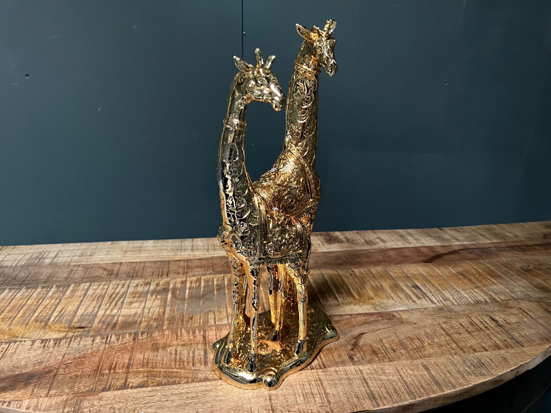 New Boxed Large Gold Mother And Baby Giraffe Statue - Image 5 of 5