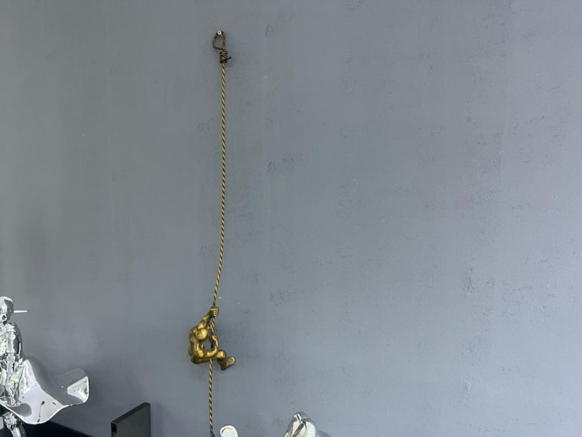 New Boxed Unique Modern Art Cast Iron Man Climbing On Rope Ornament - Gold - Bild 2 aus 3