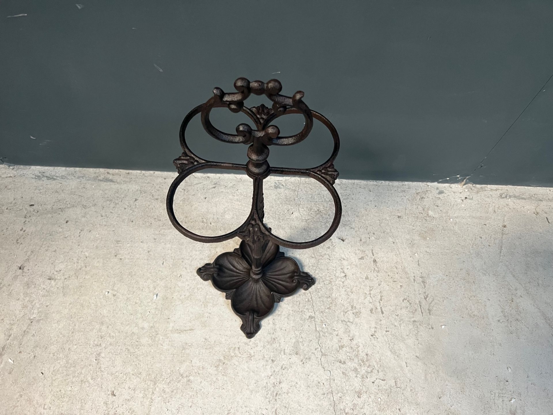 Cast Iron Umbrella StandÊ - Image 3 of 3