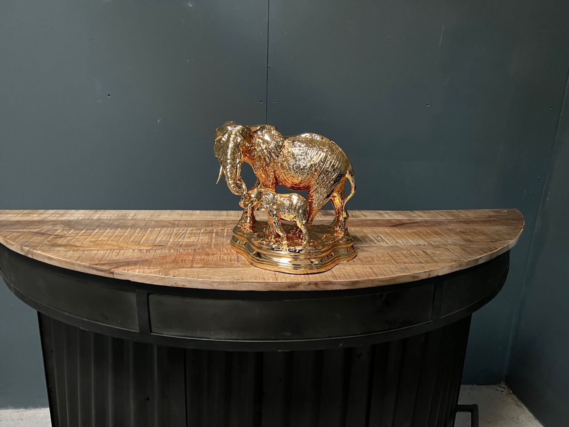 New Boxed Large Gold Mother And Baby Elephant Statue - Image 3 of 5