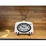 New Boxed Retro 'Family' Tv Clock