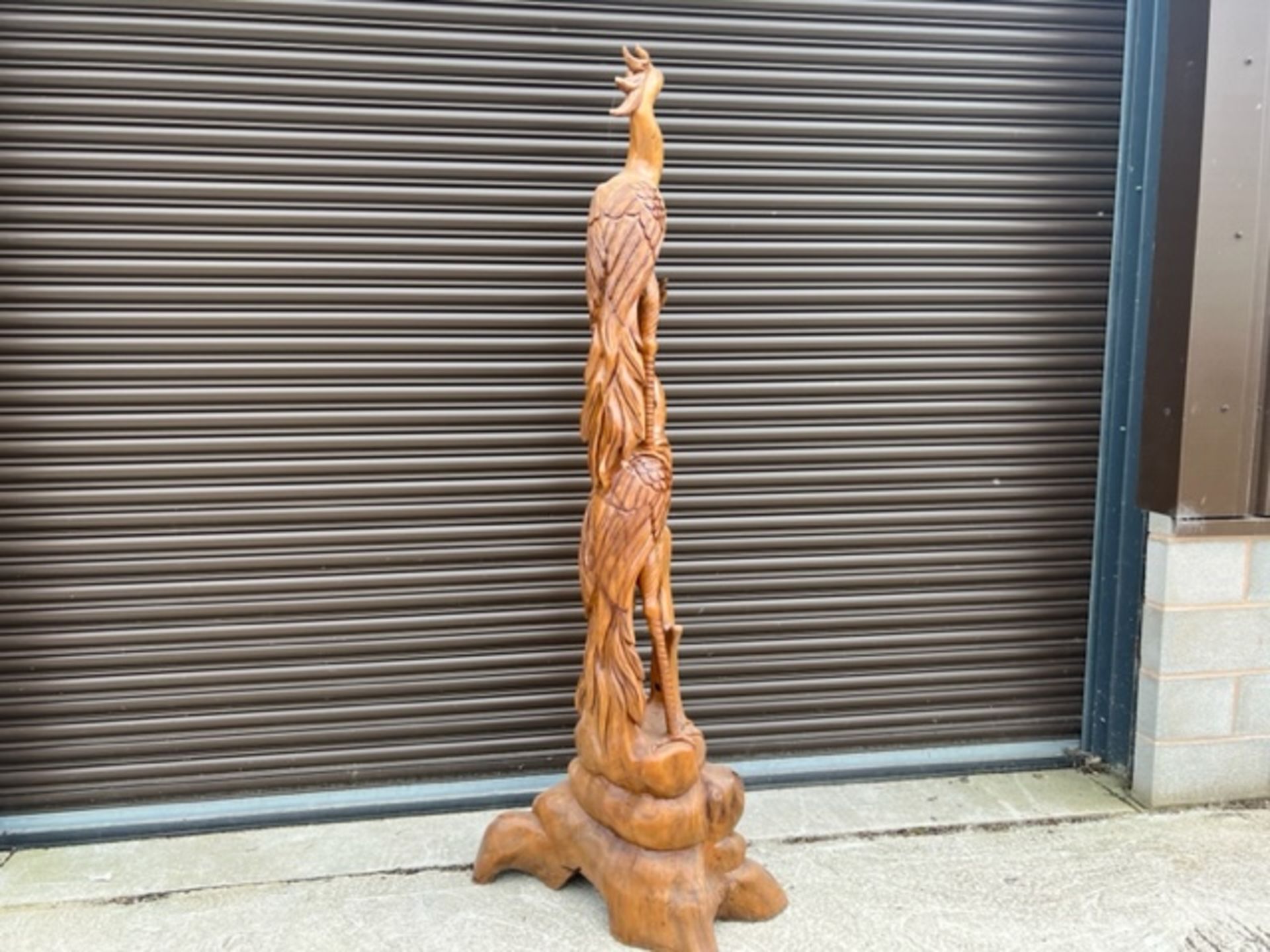 7Ft Tall Wooden Carving Depicting Birds Feeding - Image 3 of 5