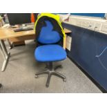 Fabric Wheeled Office Chairs x6