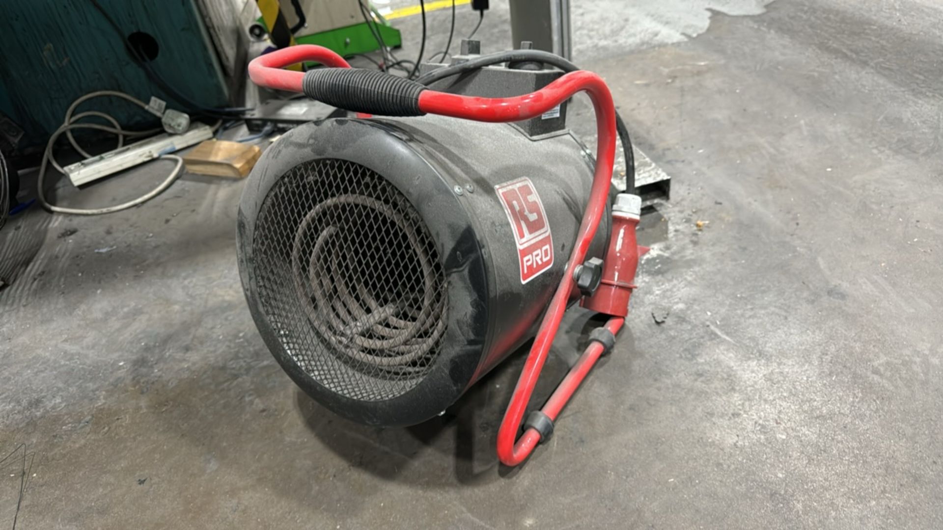 ref 595 - RS Pro Portable Heater - Image 2 of 4