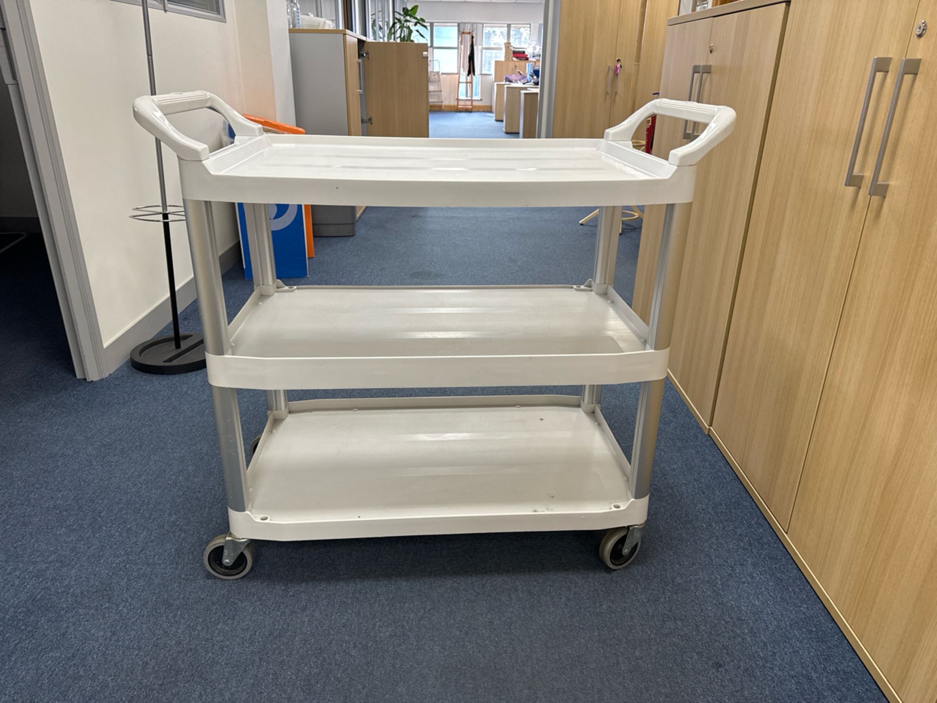 ref 118 - Plastic Rubbermaid Tiered Trolley - Image 3 of 3