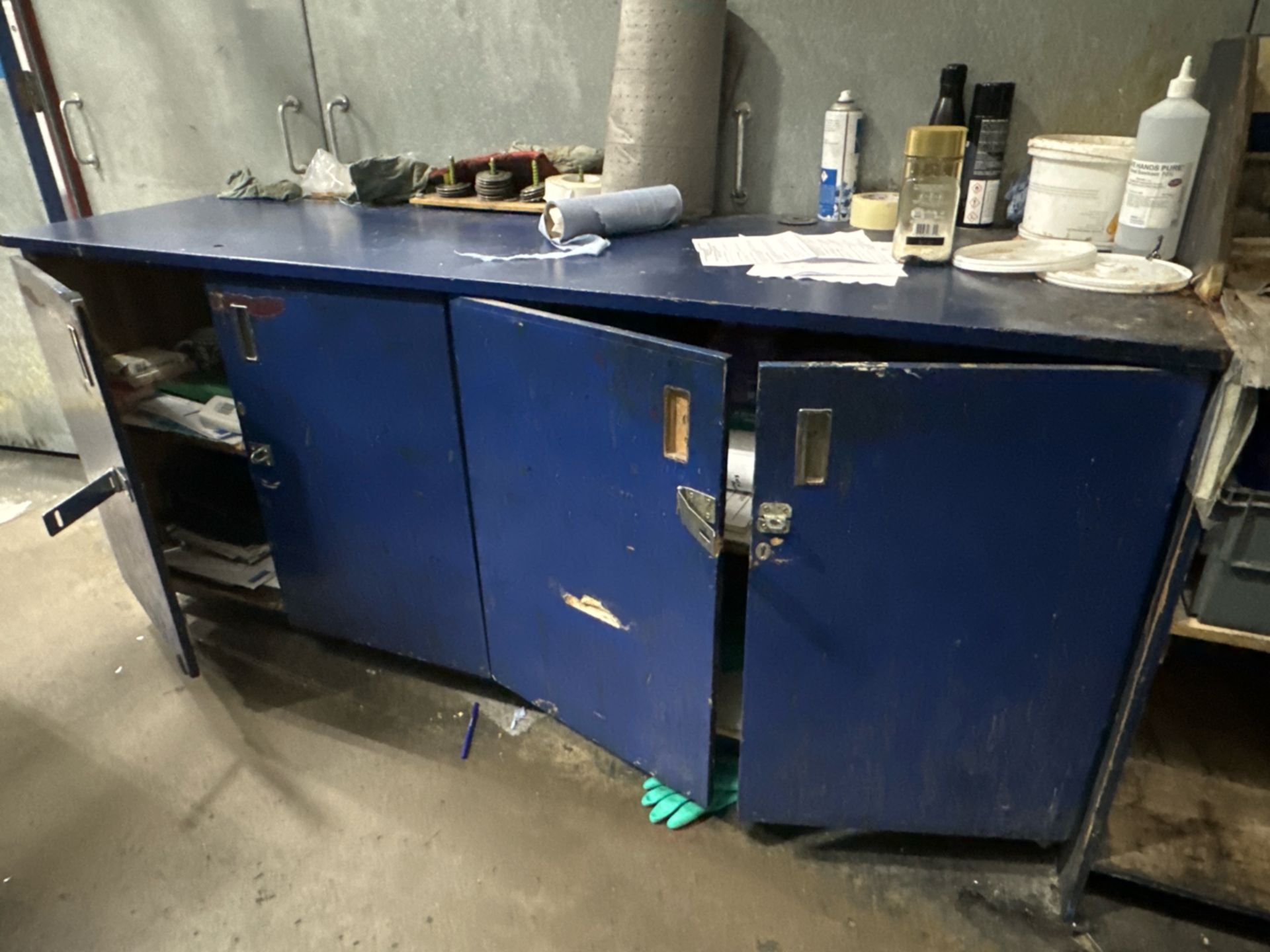 ref 596 - Blue Wooden Mobile Work Bench