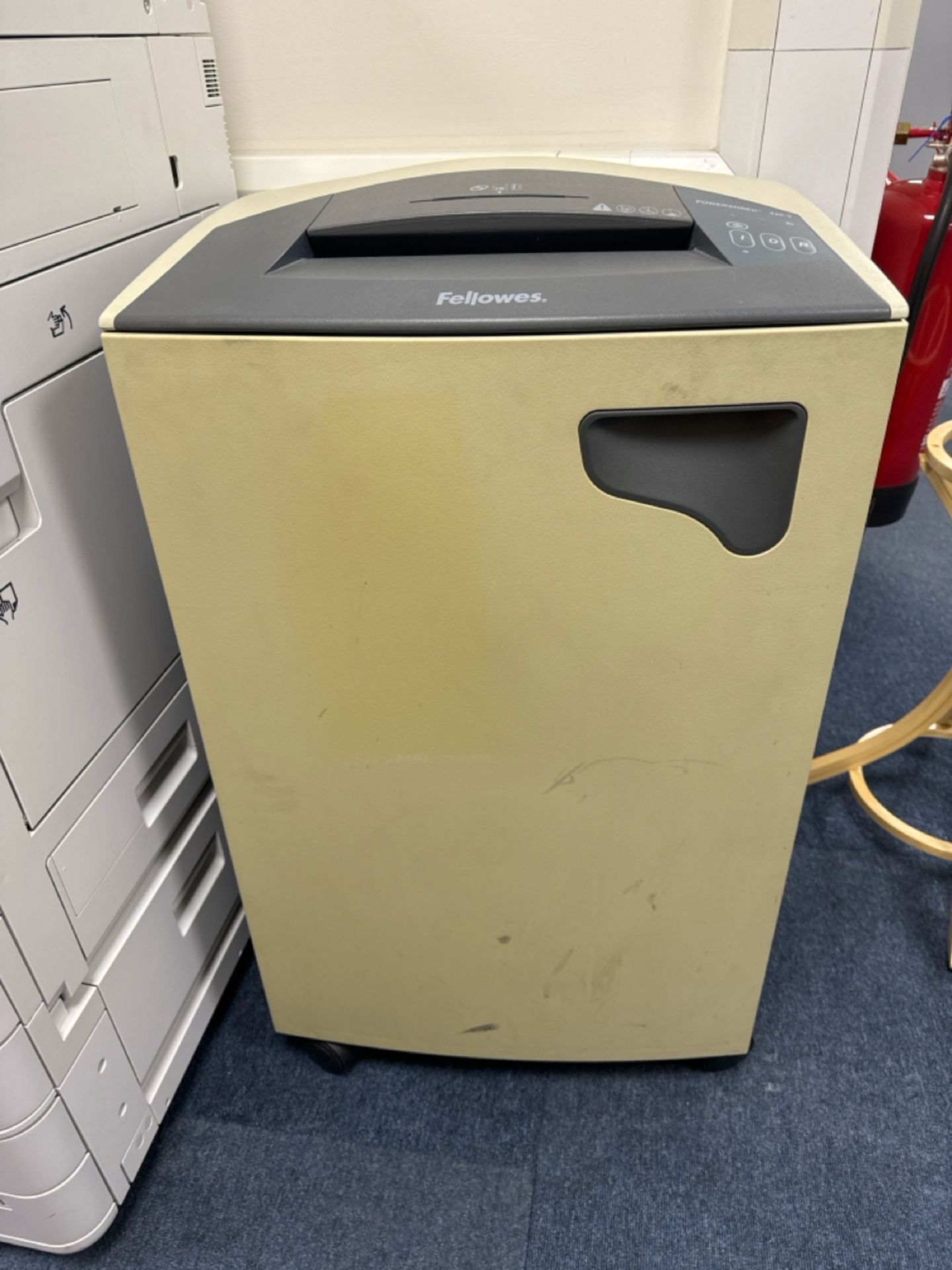 ref 19 - Fellowes Electric Paper Shredder - Image 2 of 3