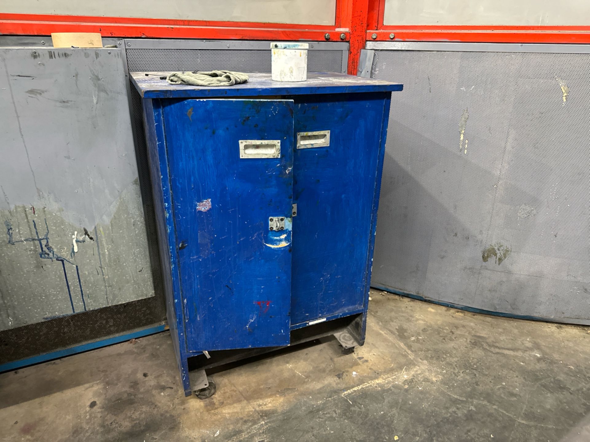 ref 605 - Blue Wooden Storage Cabinet