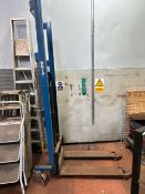 NO RESERVE - 1998 - Brit Manual Lift Truck