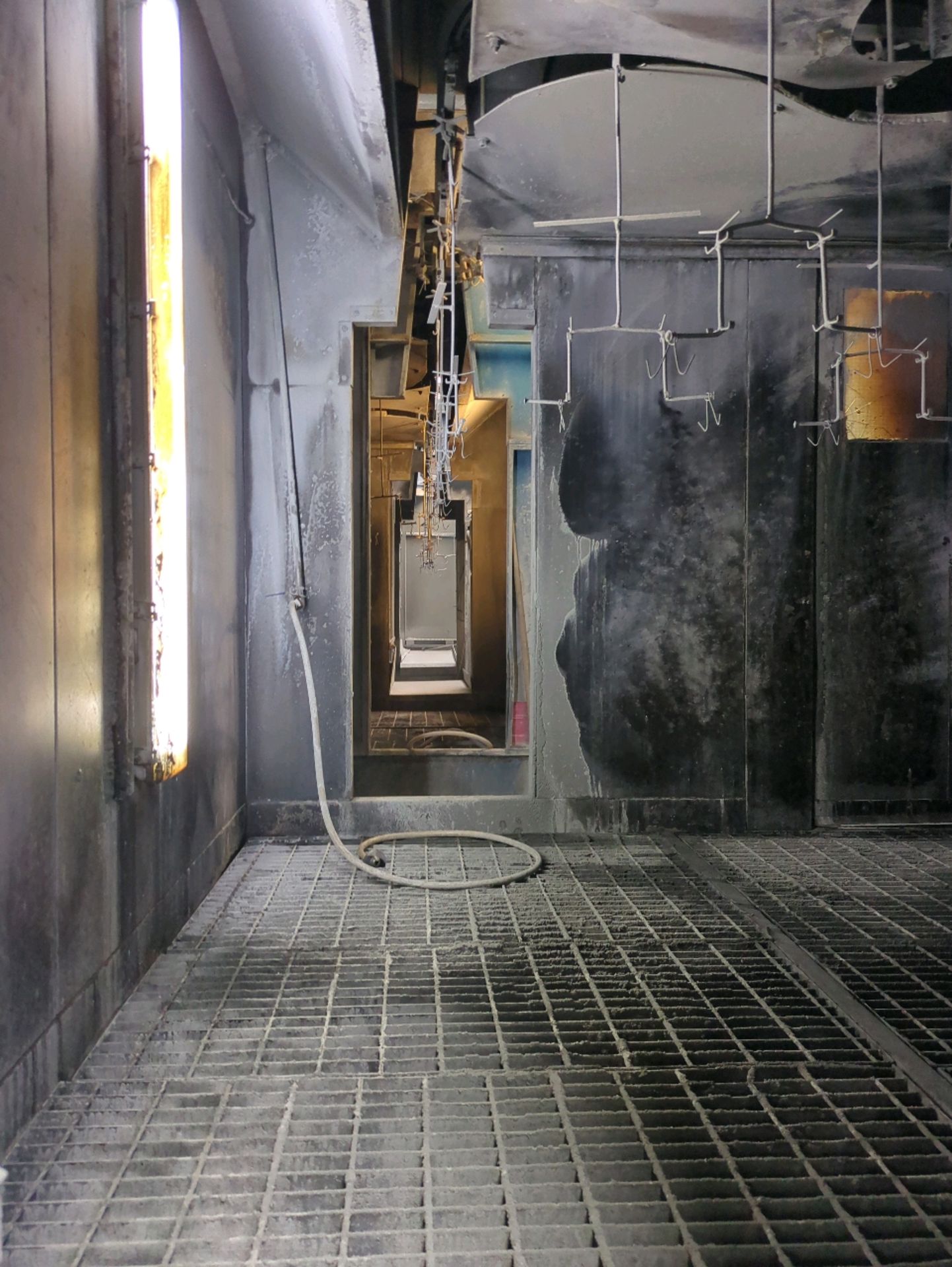 Devilbliss Ransburg Enamel Pump Spray Booth - Image 3 of 19