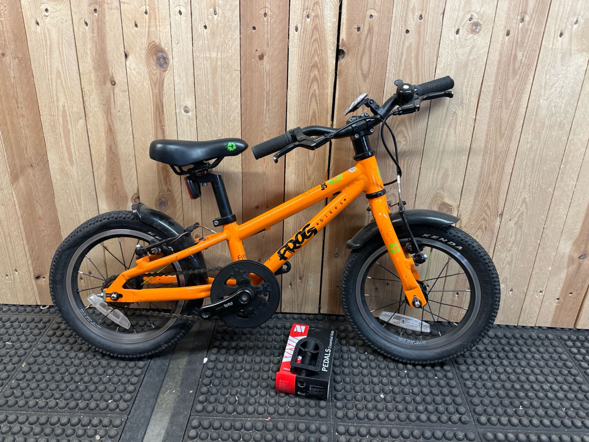 Age 3 to 4 years Frog 40 Bike