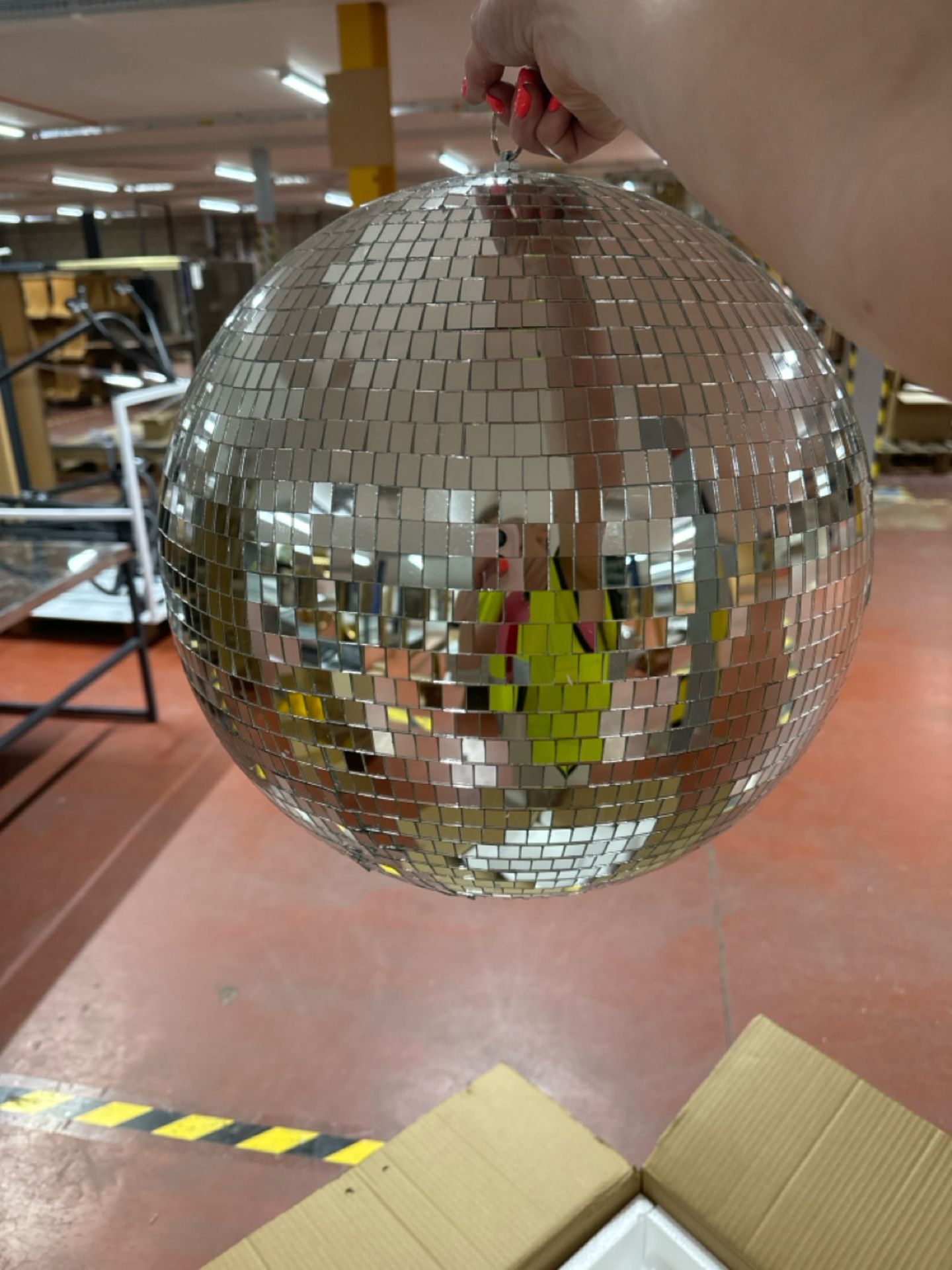 40cm Whole Mirror Ball - Image 2 of 3