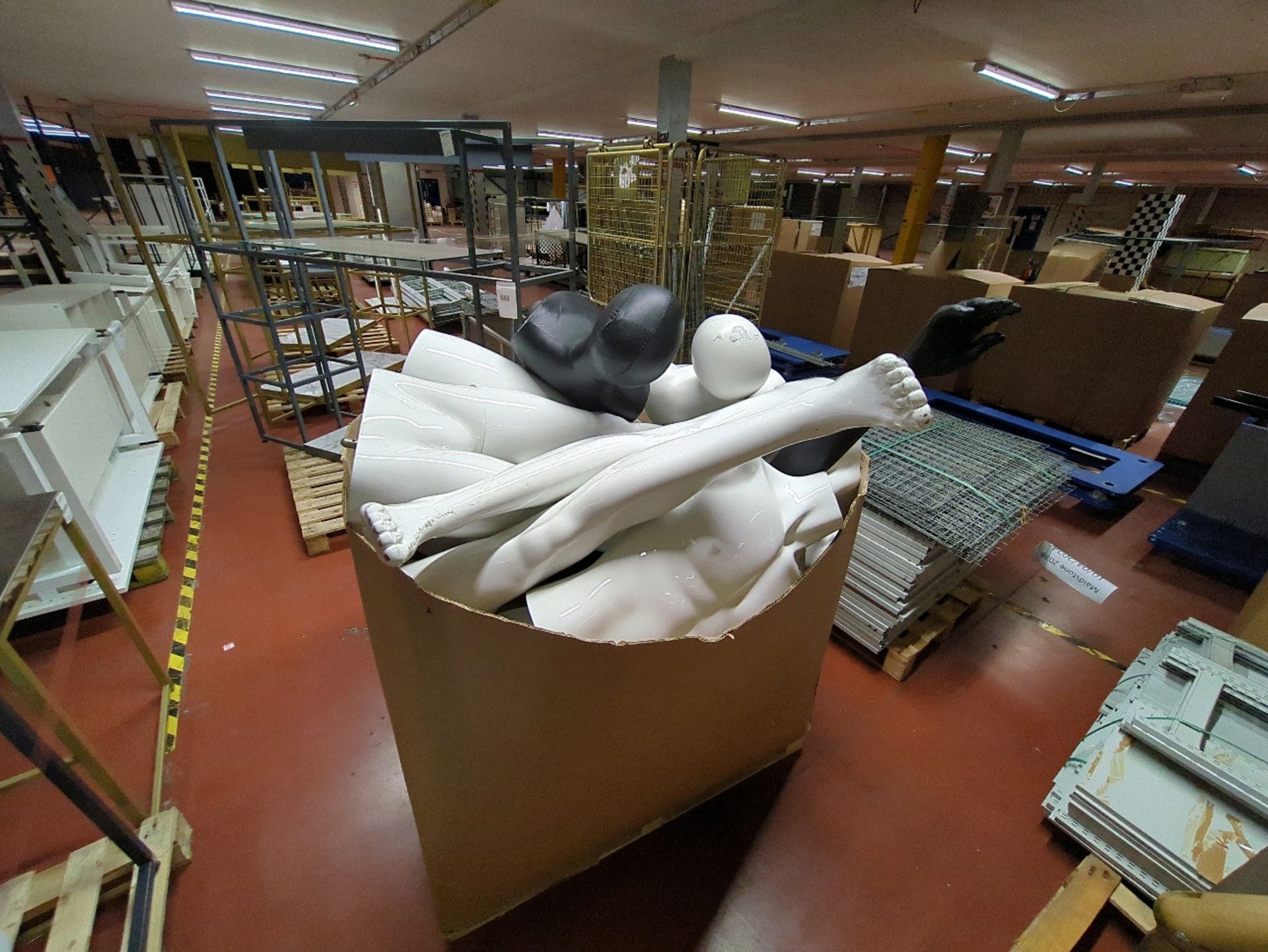 Large Box Mixed Mannequins - Image 4 of 5