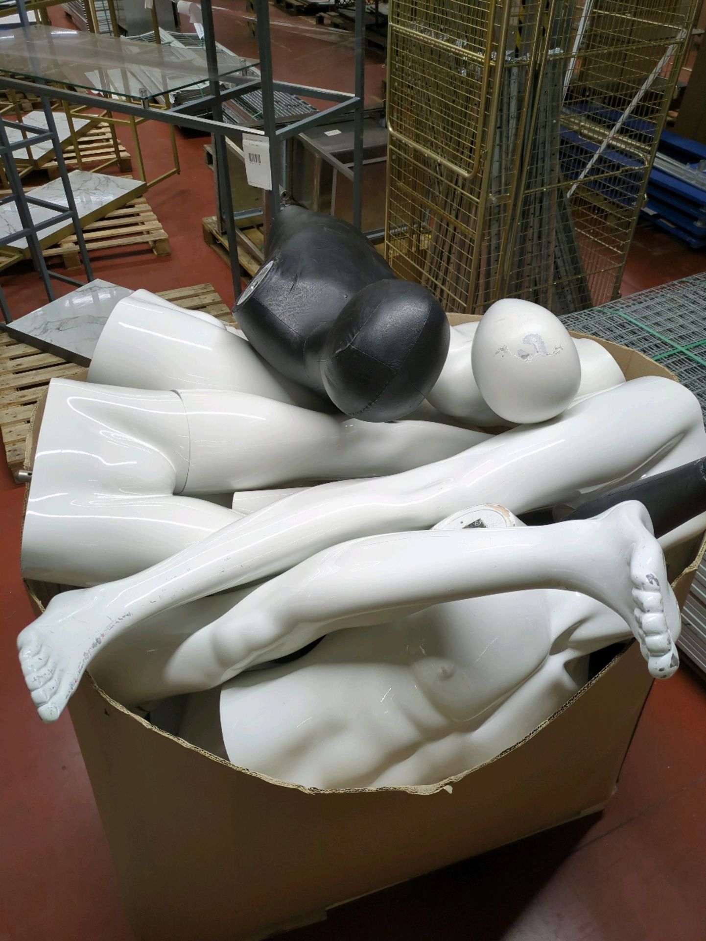 Large Box Mixed Mannequins - Image 5 of 5