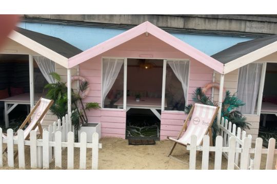 5 Beach Huts & Picket Fence - Image 14 of 29