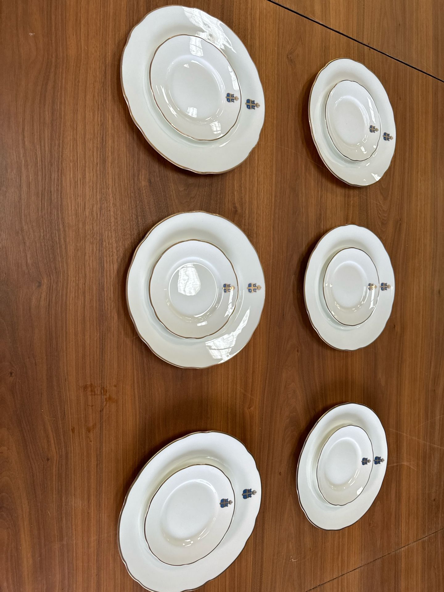 Claridges Plate Set