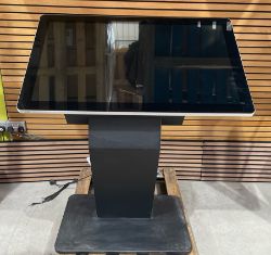 *NO RESERVE* Indoor Multimedia 42 Inch Touchscreen Display Kiosk