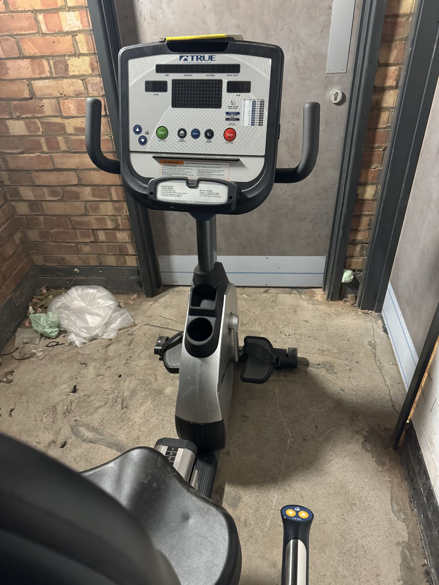 *NO RESERVE* 4 x True Fitness Recumbent Bikes For Spares & Repairs - Image 4 of 4