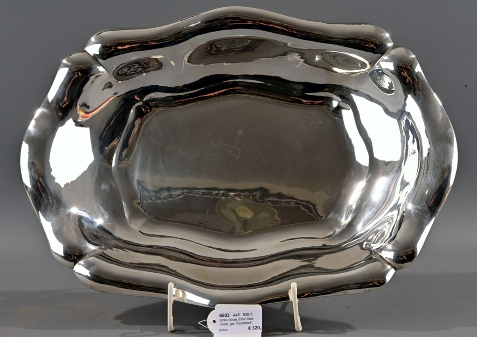 Große Schale, 830er Silber massiv, gez.:"Handarbeit", mehrfach geschwungene, längsovale Schale z.B.
