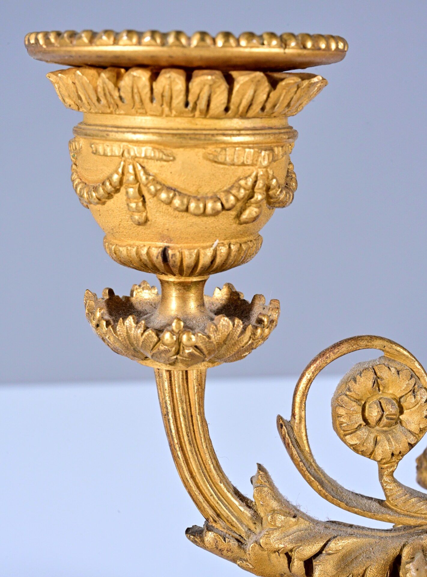 Dekorative Tischlampe aus zweiarmigen Tischkerzenleuchtern des 19. Jhdt., mit höhenverstellbaren, o - Image 8 of 8
