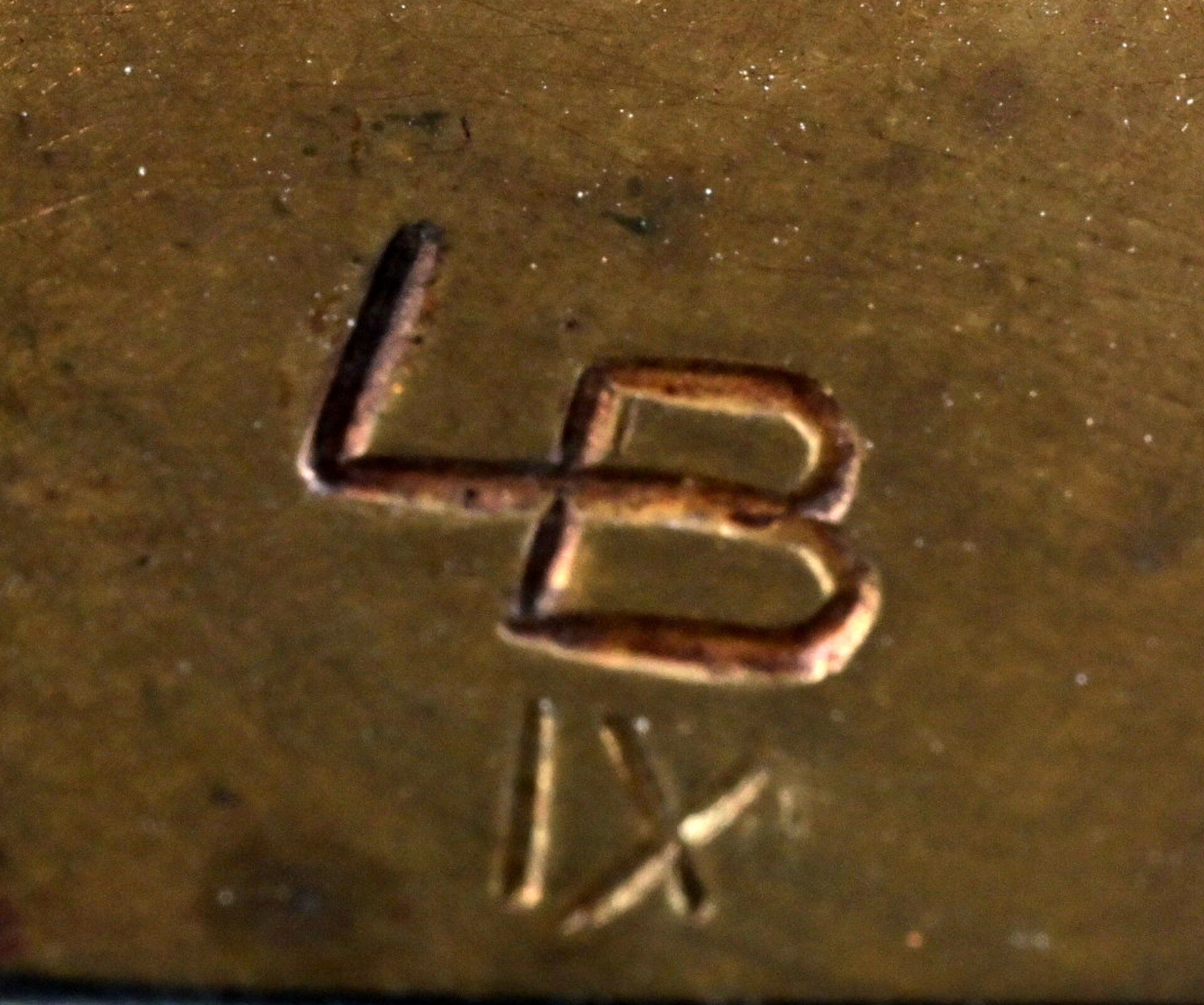 "Kopfbewegung (1970)" auf rechteckigem Granitsockel montierter, goldbronzierter Bronzekopf, rechts - Image 6 of 6