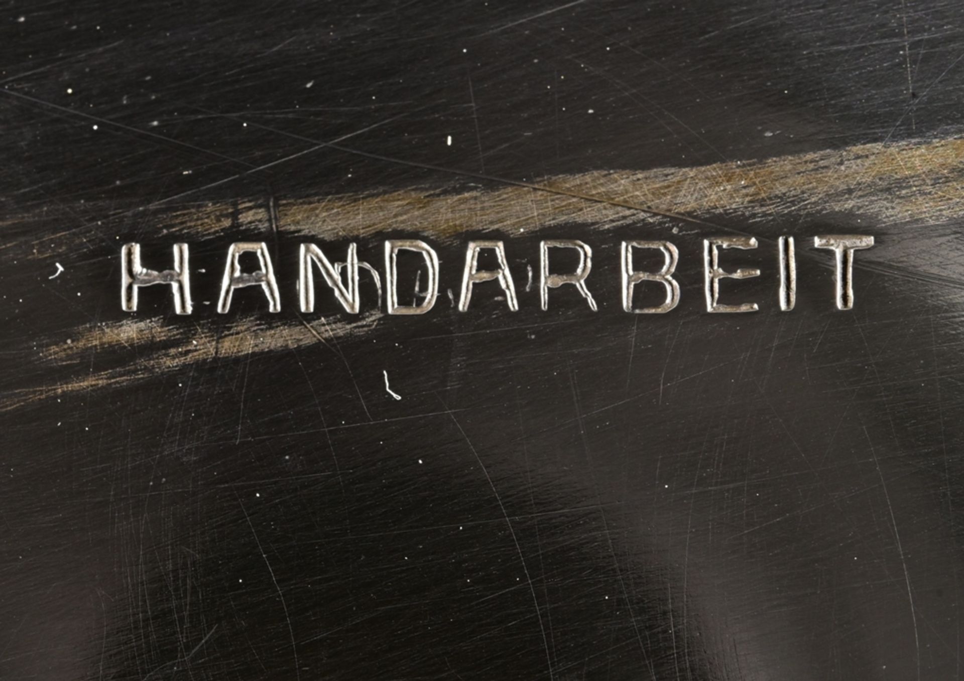 Große Schale, 830er Silber massiv, gez.:"Handarbeit", mehrfach geschwungene, längsovale Schale z.B. - Image 4 of 5