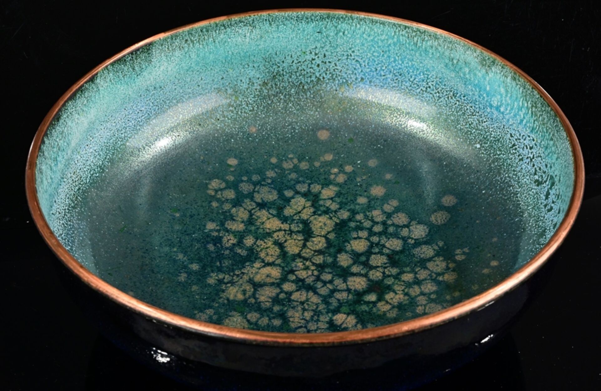Große, runde "Cloisonne" - Schale, z.B. für Salat, Obst o. ä. geeignet, 20./21. Jahrhundert. Kupfer - Bild 3 aus 5