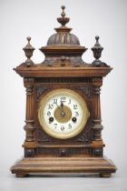 Kaminuhr, Historismus - "The Greenwich Clock" - aufwändig mit "Dachschindeln" und Türmchenabschlüss